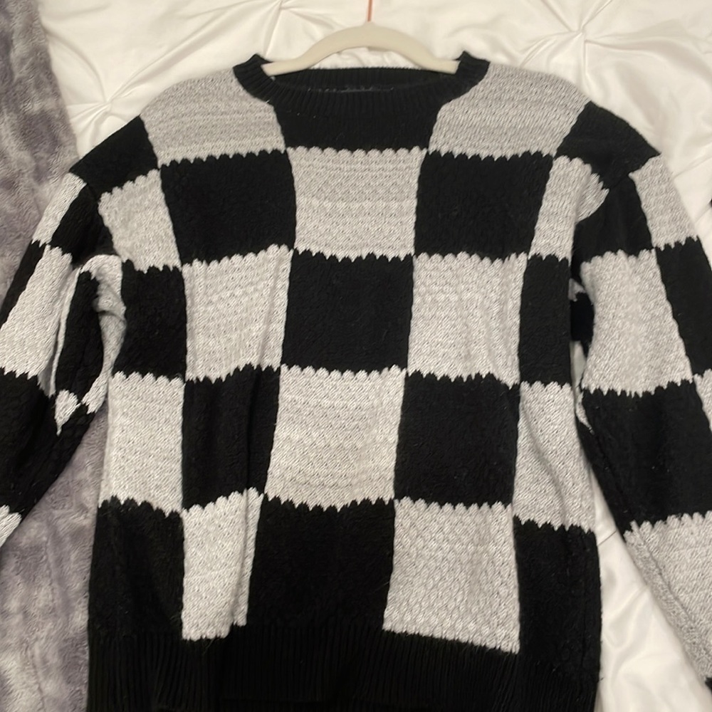 Black and gray sweater